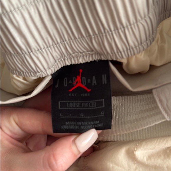 Jordan Cream and Gray Cargo Pants with Textured Design - Picture 4 of 5